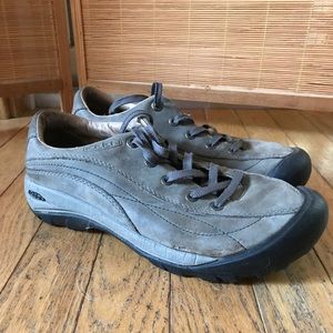 Keen leather walking shoes Size 38